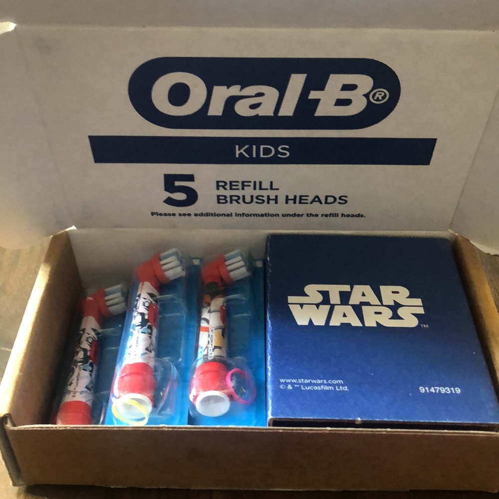 ORAL-B KIDS. 5 Pk Refill brush Heads .            STAR-WARDS - Stormtroo…